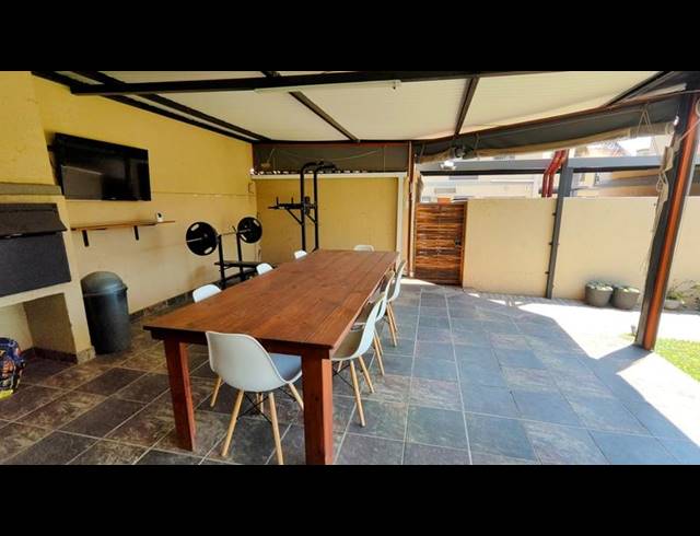 2 BEDROOM TOWNHOUSE FOR SALE IN ANNLIN